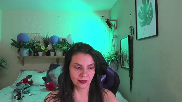 Milf Fantassyy online show from December 20, 5:33 am