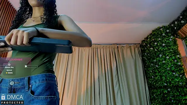 Kiara Zahiri   online show from September 18, 11:09 am