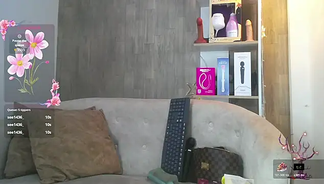 cortney tayler online show from December 2, 7:49 pm