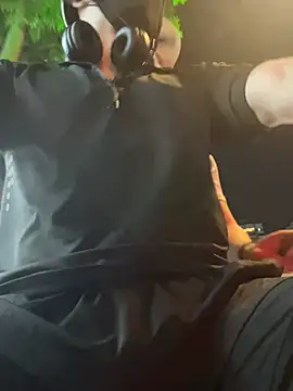 anhkiet huang online show from April 7, 11:56 am