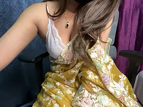 YoursSuku online show from October 11, 6:21 pm