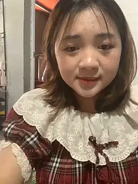 Snapshot of Lonnina chatting on October 16, 5:32 am Lonnina online show from October 16, 5:32 am