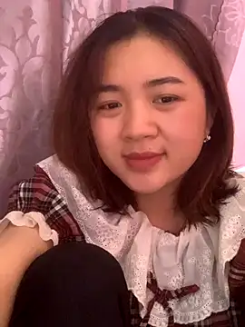 Snapshot of Lonnina chatting on October 4, 3:56 am Lonnina online show from October 4, 3:56 am