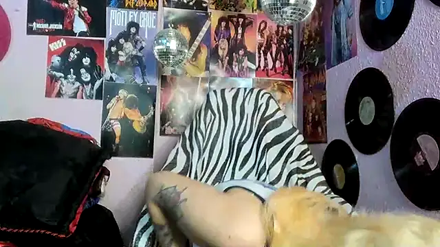 Avril Maria online show from February 2, 10:09 pm