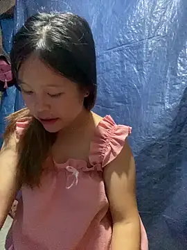 O o UwU o O online show from October 1, 6:40 am