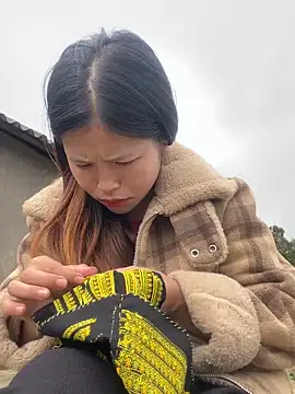 O o UwU o O online show from February 24, 5:50 am