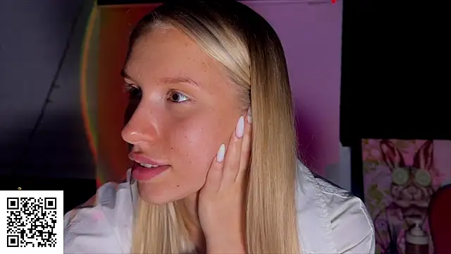 ElysiaXo online show from November 9, 11:00 pm