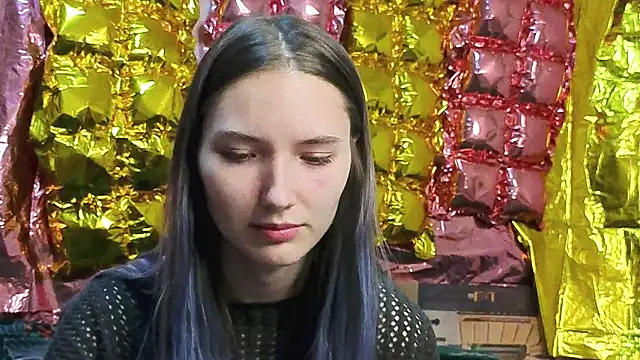  kikiclark   online show from April 5, 7:24 pm