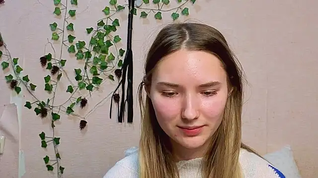  kikiclark   online show from February 22, 9:05 pm