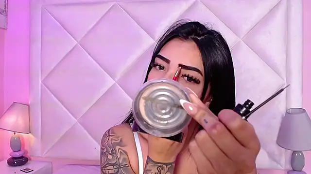 Miaa Smithh   online show from October 24, 11:39 am