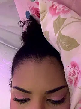 luluzinhax online show from January 13, 6:08 am