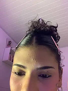 luluzinhax online show from February 14, 2:46 am