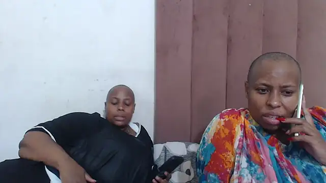 Chubby Queenx255 online show from December 17, 2:43 pm