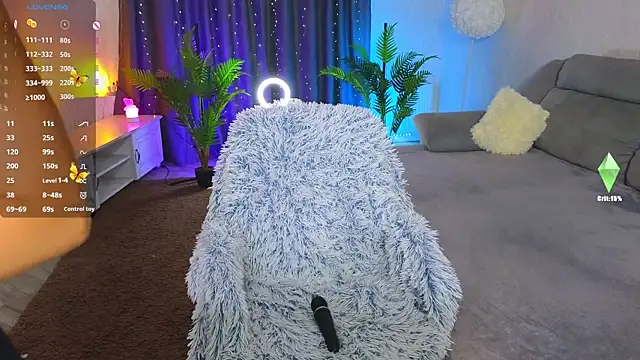 ValenciiaQ online show from September 11, 7:03 pm