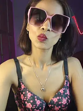 royeoy22 online show from May 18, 6:52 am