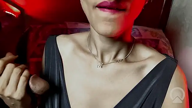 royeoy22 online show from October 6, 4:23 pm