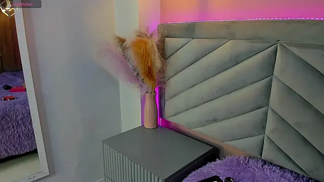 Mia Valentine  online show from February 4, 8:23 pm