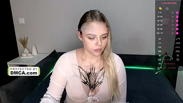 StasySweet online show from December 5, 8:03 am