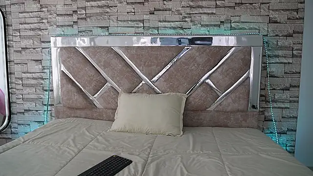 natasha vesper online show from November 20, 1:01 pm