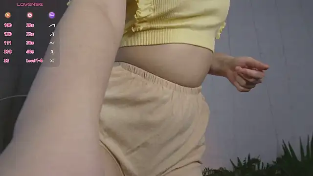 Lina Glow online show from April 19, 6:46 am