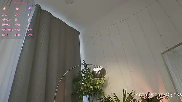 Lina Glow online show from April 8, 7:10 am