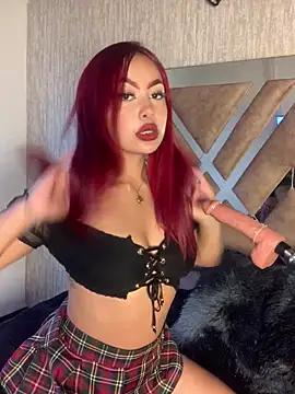 Laila Pink online show from December 5, 7:37 pm