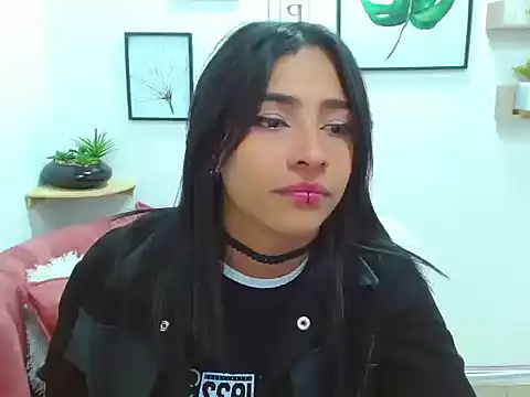 Snapshot of Aliciacute__ chatting on October 23, 9:21 pm Aliciacute online show from October 23, 9:21 pm