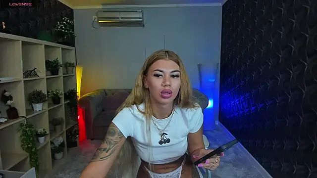 xPuka online show from September 11, 4:51 pm