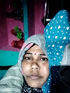 Pooja750 online show from February 2, 1:04 am