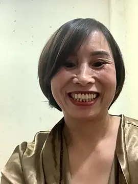 Snapshot of Hello_Linchii chatting on September 18, 7:01 pm Hello Linchii online show from September 18, 7:01 pm