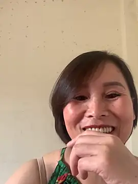 Snapshot of Hello_Linchii chatting on September 15, 6:43 am Hello Linchii online show from September 15, 6:43 am