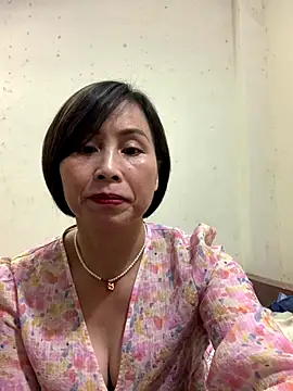 Snapshot of Hello_Linchii chatting on October 19, 5:48 pm Hello Linchii online show from October 19, 5:48 pm