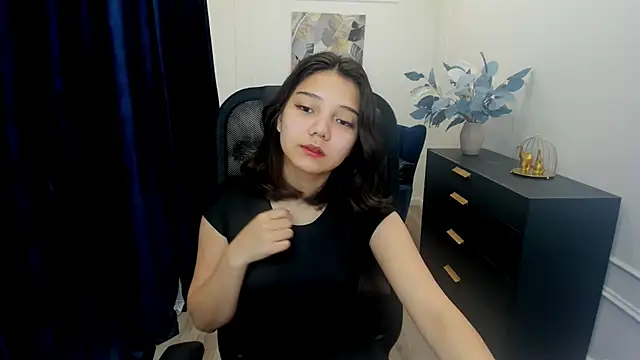 Snapshot of ElliVensda chatting on September 16, 7:55 pm ElliVensda online show from September 16, 7:55 pm