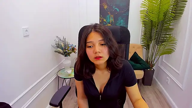 Snapshot of ElliVensda chatting on September 13, 9:01 pm ElliVensda online show from September 13, 9:01 pm