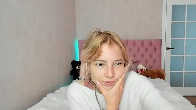 Pink Lila18 online show from September 14, 8:34 am