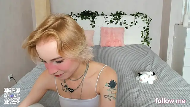 Pink Lila18 online show from October 6, 8:53 am