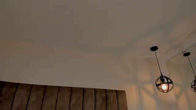 amber colliiins online show from February 25, 8:07 pm