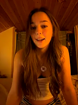 LillieOlive online show from December 14, 9:31 pm