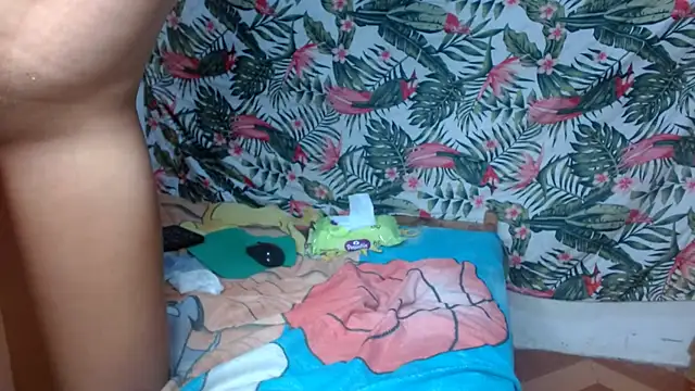 smallkarlakarla online show from March 29, 10:31 pm