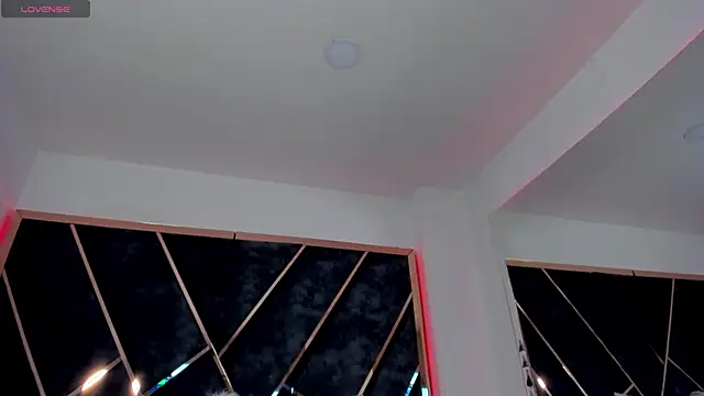 SusanaHenao online show from October 1, 7:30 pm