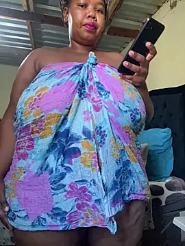 Curvycandy95 online show from May 30, 6:44 am