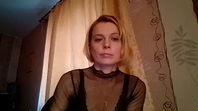 Snapshot of LiluXRose chatting on October 23, 9:26 am LiluXRose online show from October 23, 9:26 am