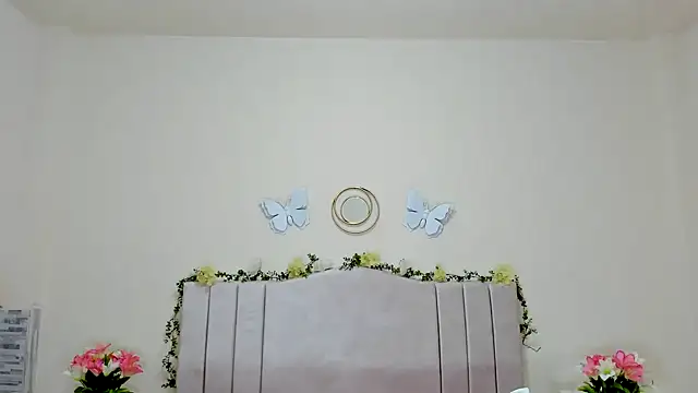 Valeria Cruz83 online show from February 4, 5:05 pm