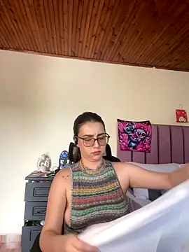 CoraVibes online show from September 10, 8:20 pm