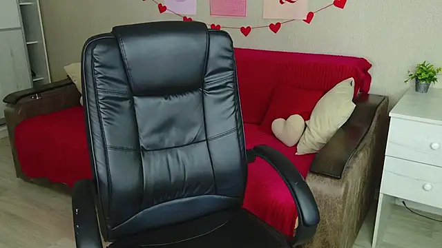 LeksaLove online show from April 1, 4:37 pm