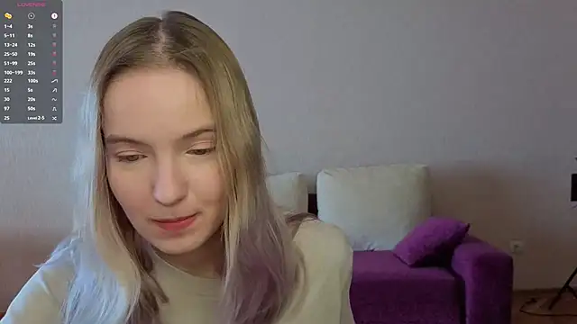 HongTomczak online show from March 17, 8:07 am