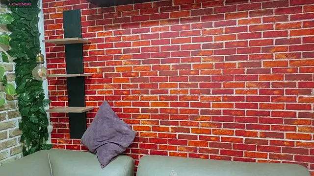 Sophi Thaylorr online show from September 17, 1:09 pm