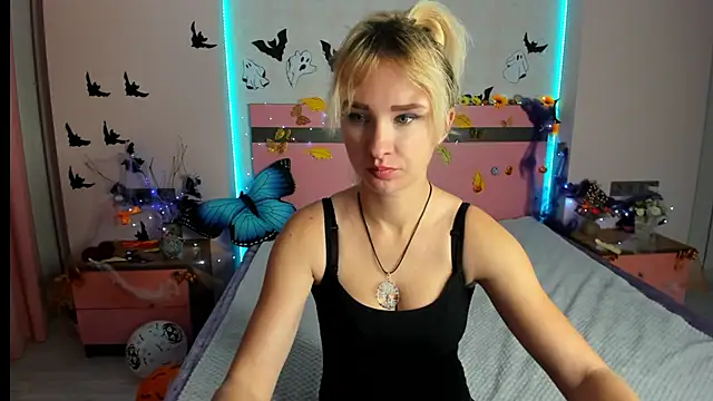 Snapshot of MeryMidnight chatting on October 24, 6:09 am MeryMidnight online show from October 24, 6:09 am