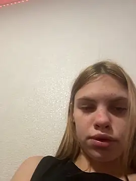 rinabluu online show from November 14, 5:24 pm