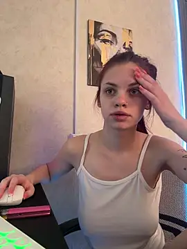 rinabluu online show from February 5, 9:45 am